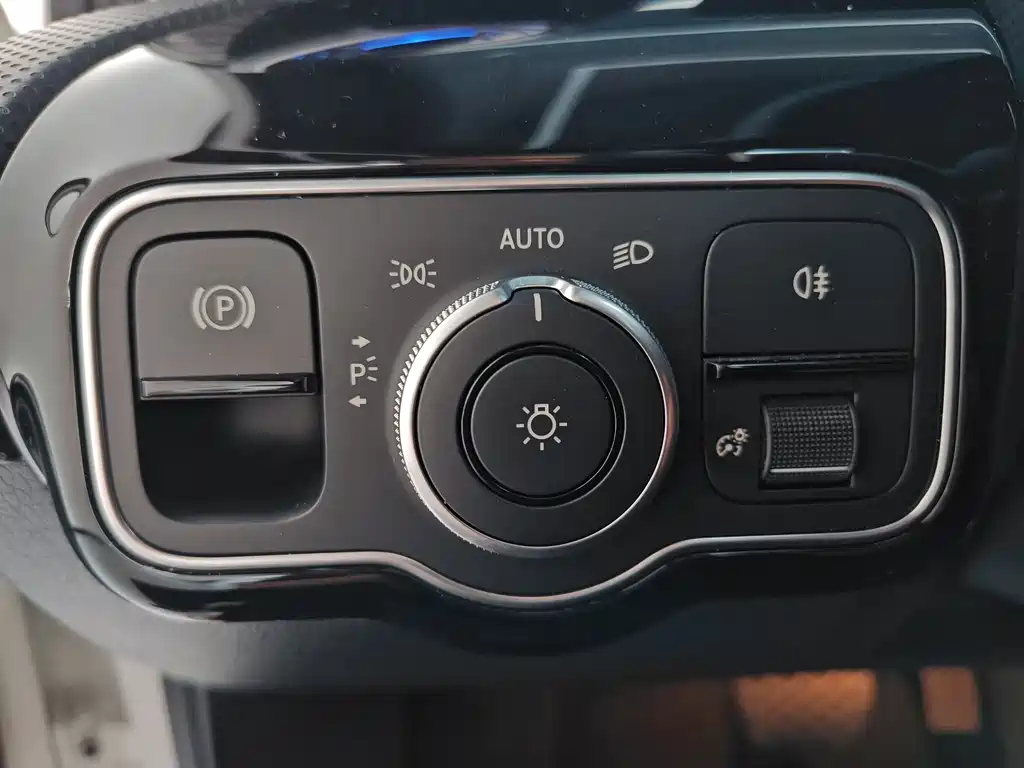 Mercedes A-Class 2025 A200L Fashion Edition купить на сайте DeffCars