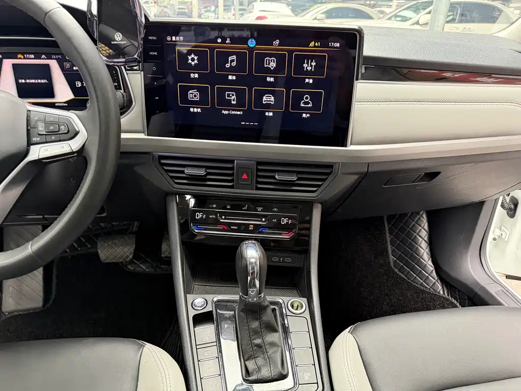 Bora 2023 300TSI DSG Premium Edition купить на сайте DeffCars