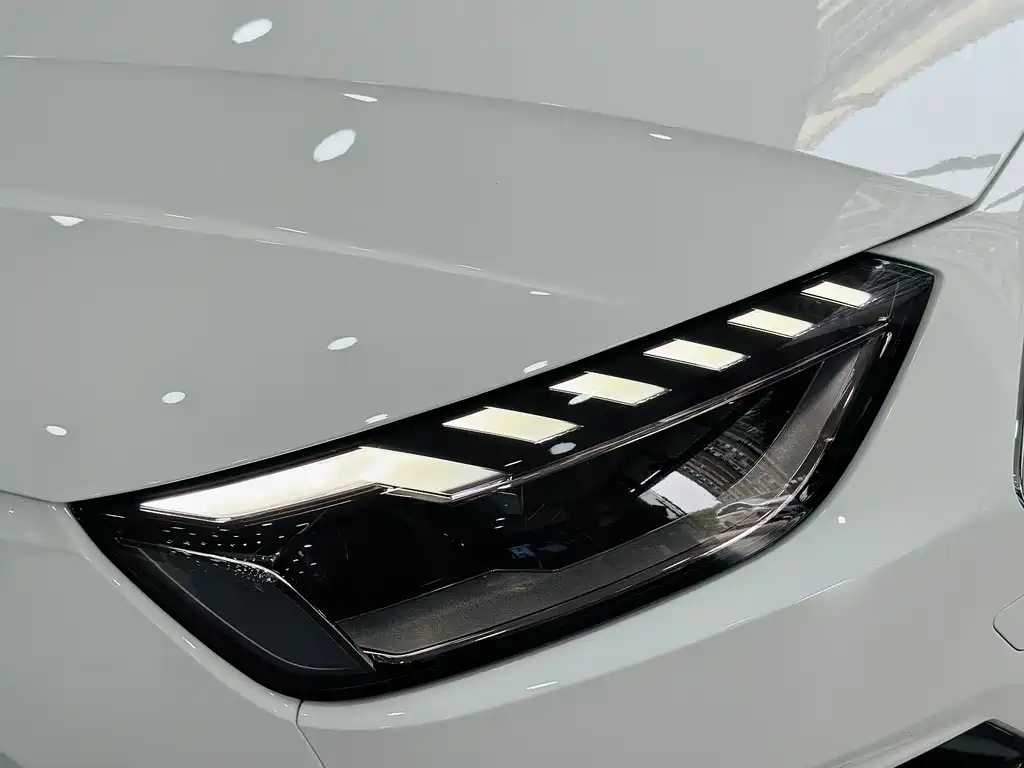 Audi A4L 2020 40 TFSI luxury and elegant model купить на сайте DeffCars
