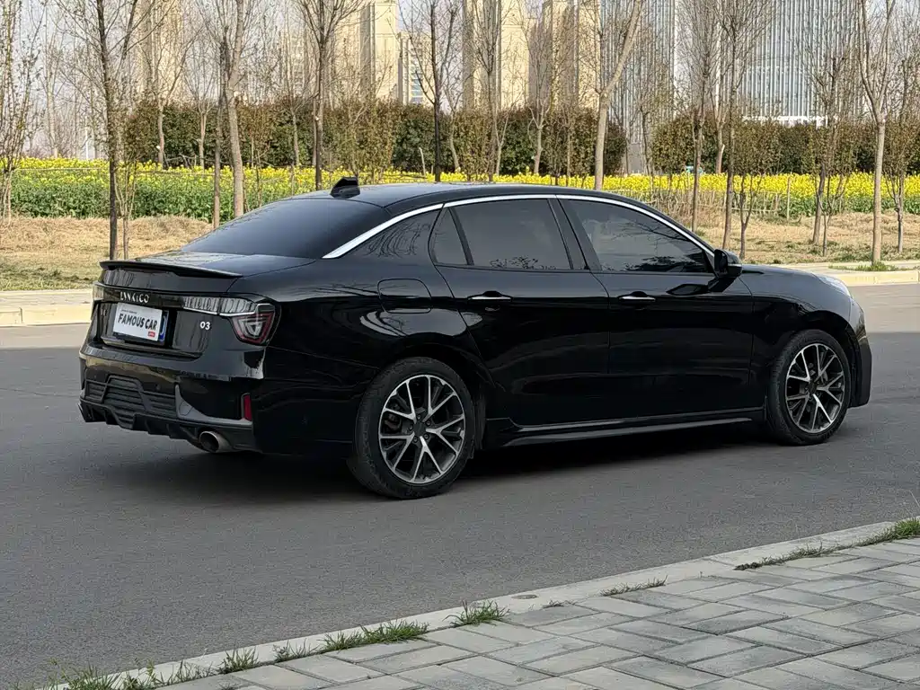 Lynk & Co 03 2019 2.0TD Automatic Pro Edition купить на сайте DeffCars