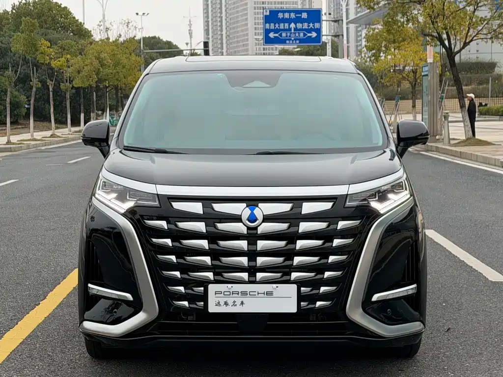 Denza D9 2024 DM-i 970 luxury model купить на сайте DeffCars