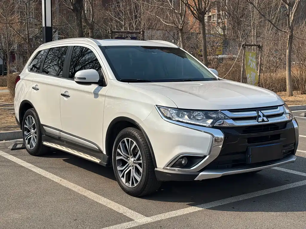 Outlander 2018 2.4L four-wheel drive elite version 5 seats купить на сайте DeffCars