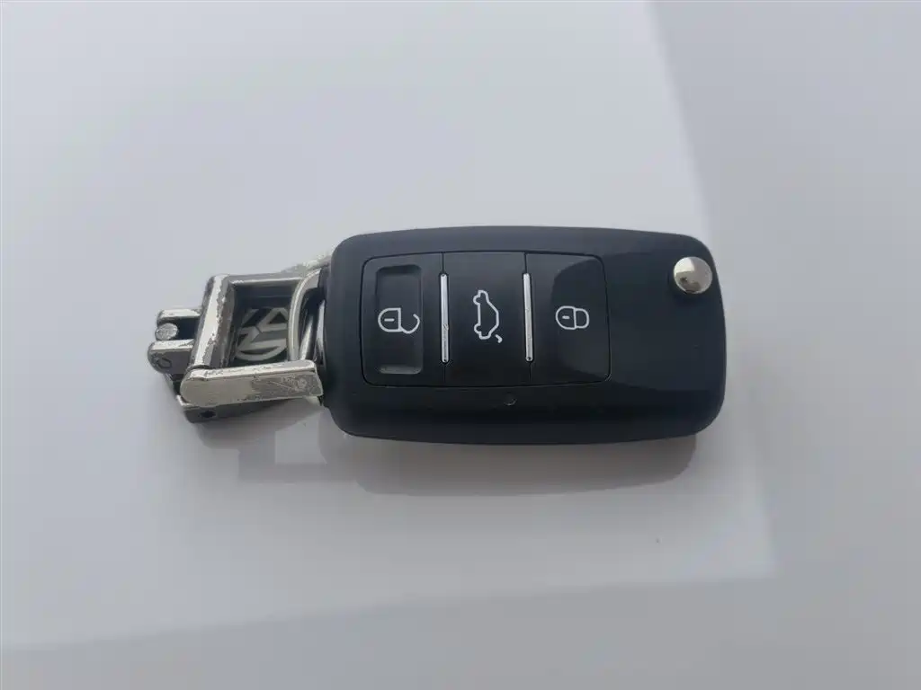 Yishen 2010 Zhishang Edition 1.8L Manual Luxury Type купить на сайте DeffCars