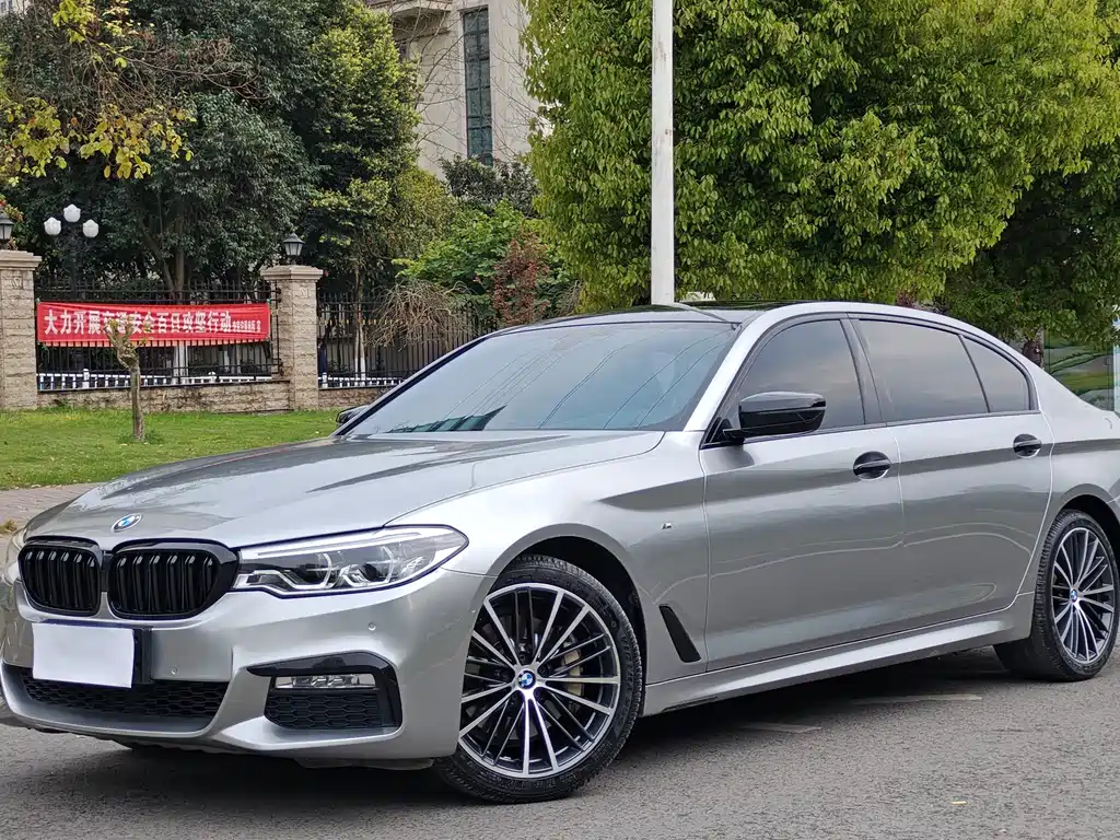 BMW 5 Series 2018 facelift 530Li leading M sports package купить на сайте DeffCars