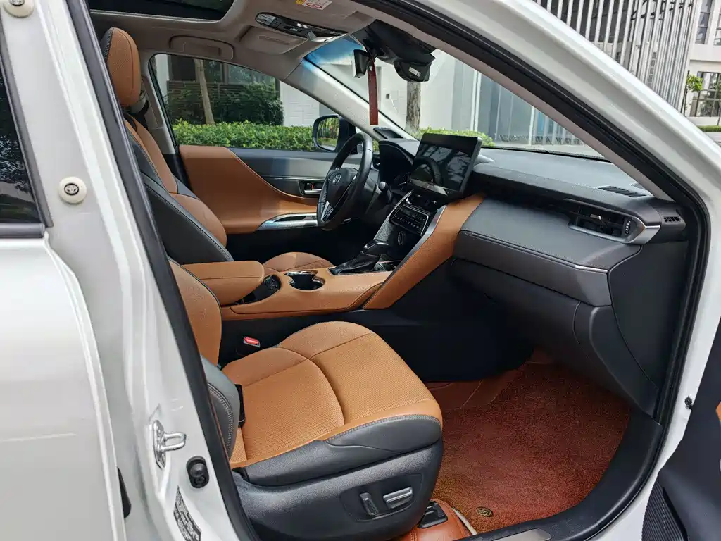 Vesa 2022 2.0L CVT two-wheel drive premium version купить на сайте DeffCars