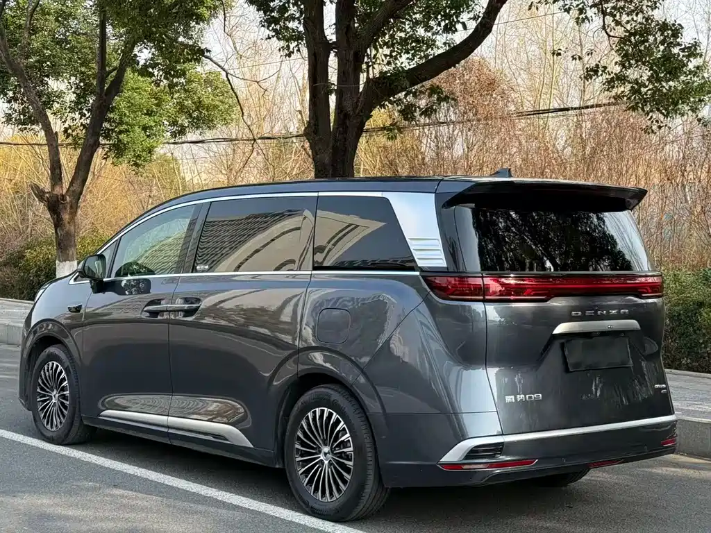 Denza D9 2025 DM-i smart driving version 1020 four-wheel drive flagship model купить на сайте DeffCars