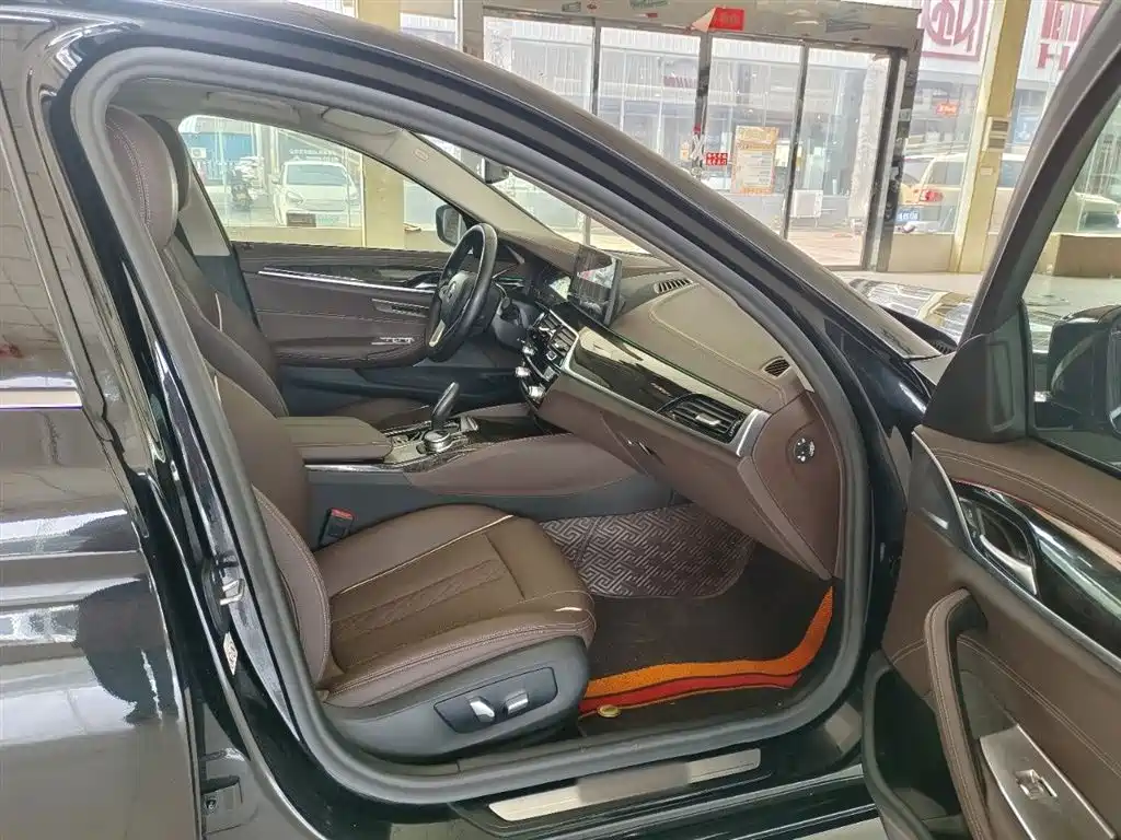 BMW 5 Series 2021 525Li Luxury Package купить на сайте DeffCars