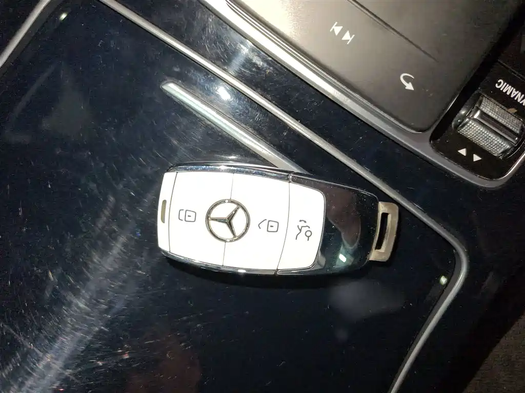 Mercedes-Benz GLC Coupe 2020 GLC 260 4MATIC Coupe SUV купить на сайте DeffCars