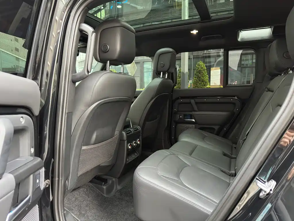 Land Rover Defender 2023 110 5.0T V8 купить на сайте DeffCars