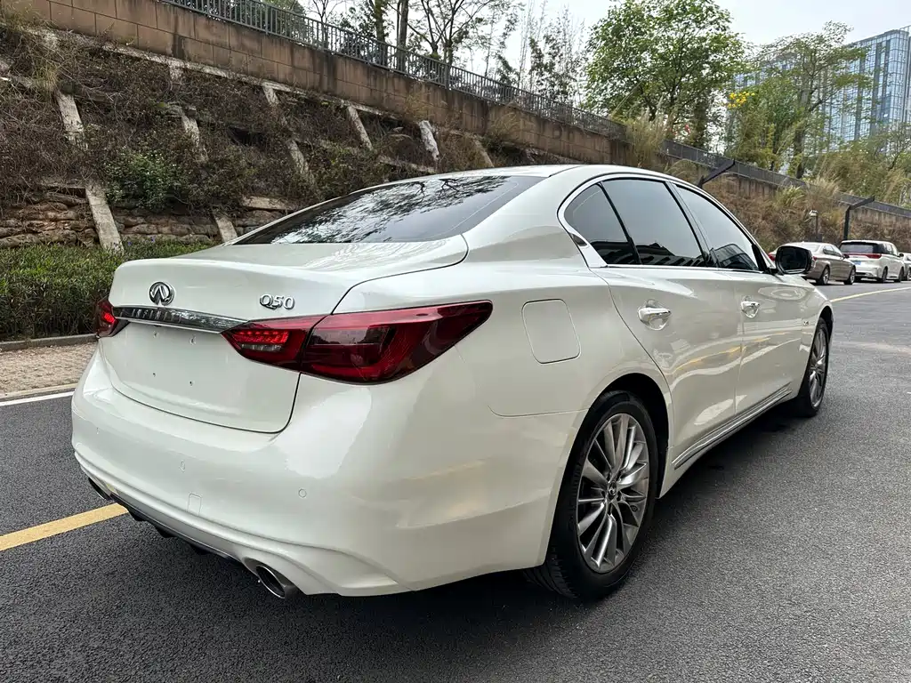 Infiniti Q50L 2018 2.0T Premium Edition National VI купить на сайте DeffCars
