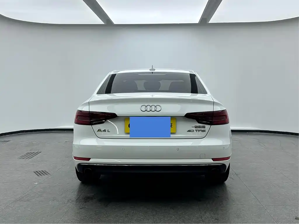 Audi A4L 2018 30th Anniversary Model 40 TFSI Enterprising купить на сайте DeffCars