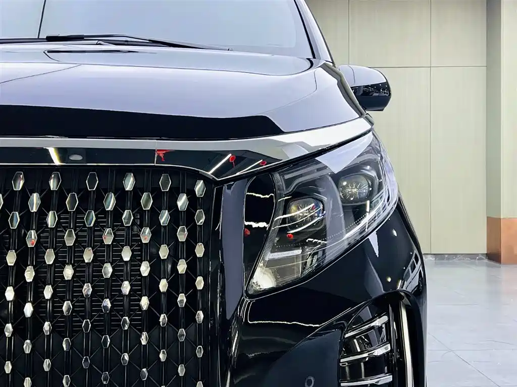 Vito 2024 2.0T Business Edition 7 seats купить на сайте DeffCars