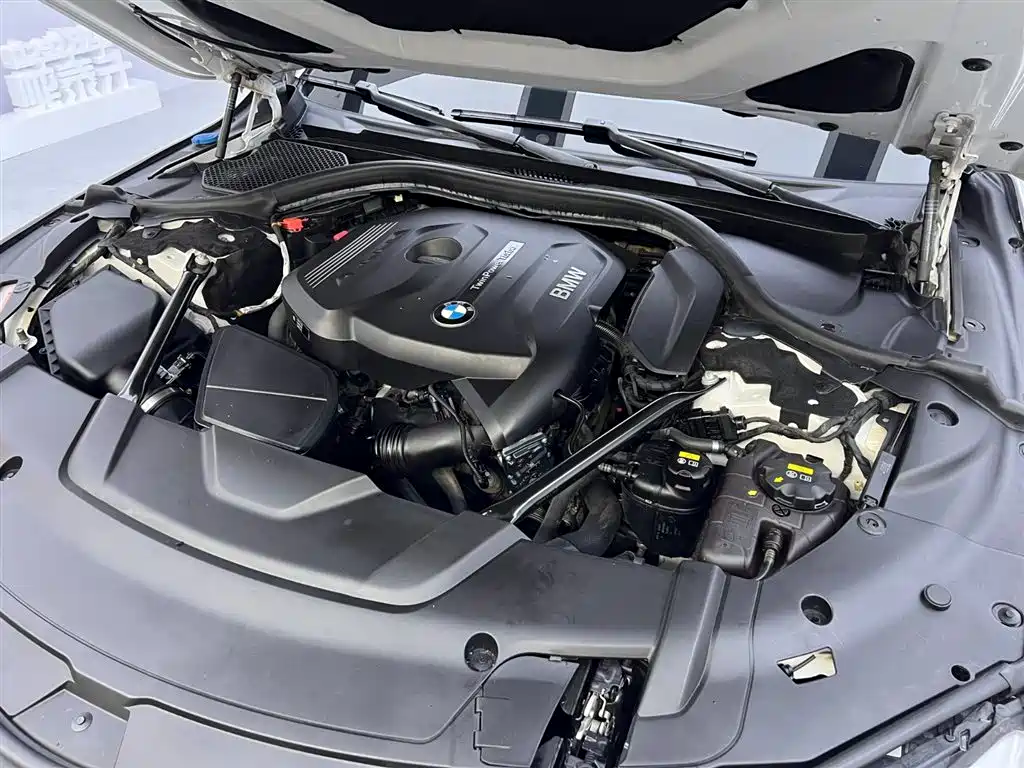 BMW 7 Series 2018 730Li Leading Excellence Package купить на сайте DeffCars