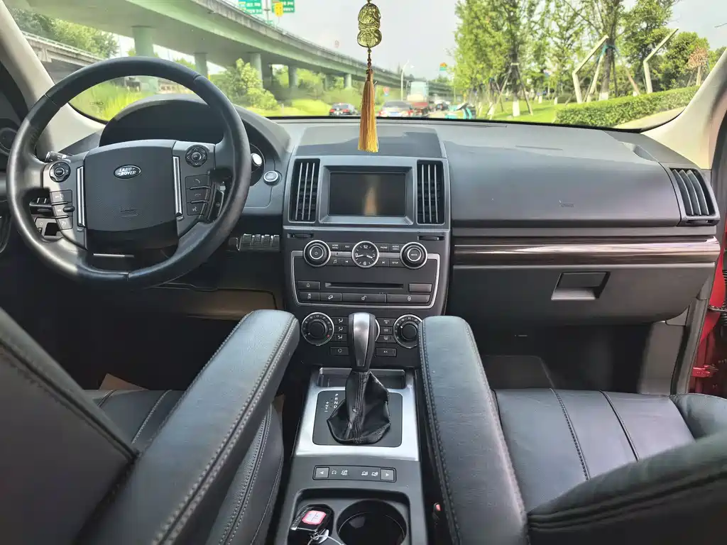 Freelander 2 2014 2.2T SD4 SE diesel version купить на сайте DeffCars