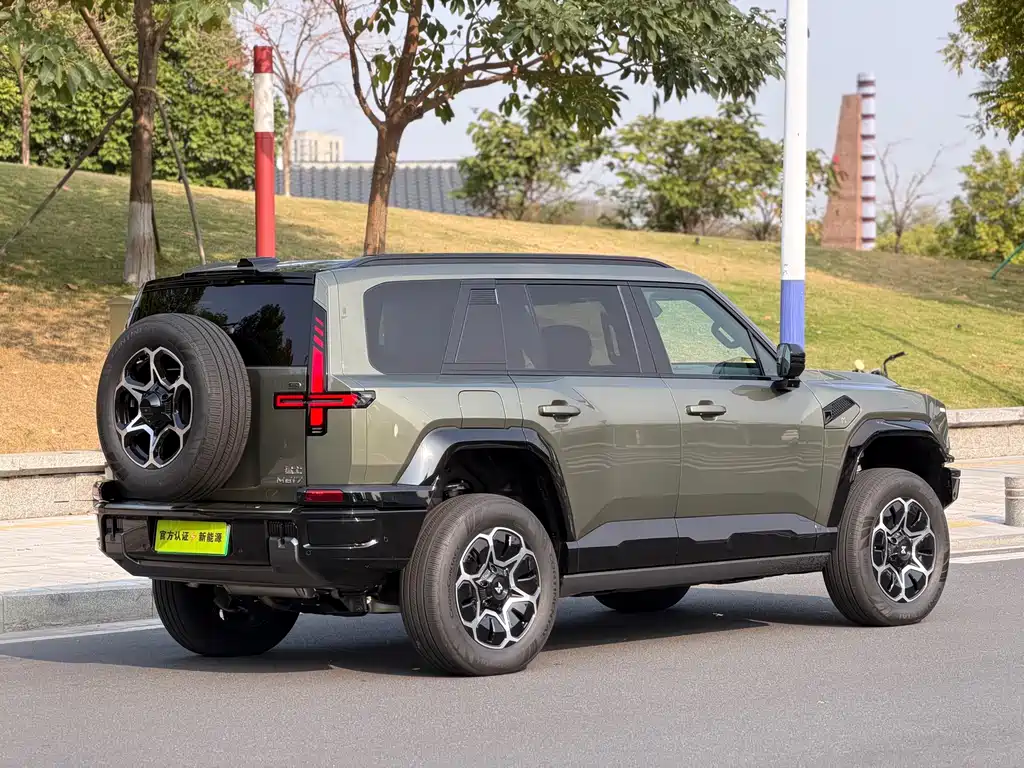 Warrior M817 2025 Pro купить на сайте DeffCars