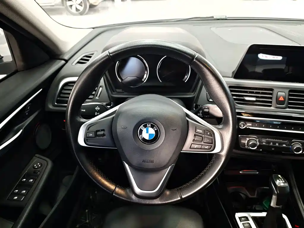 BMW 1 Series 2018 118i Sports купить на сайте DeffCars