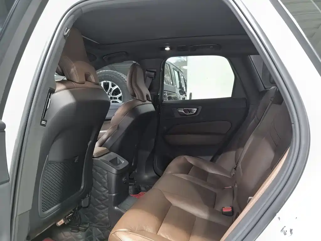 Volvo XC60 plug-in hybrid 2022 T8 plug-in hybrid four-wheel drive Zhiyuan sports version купить на сайте DeffCars