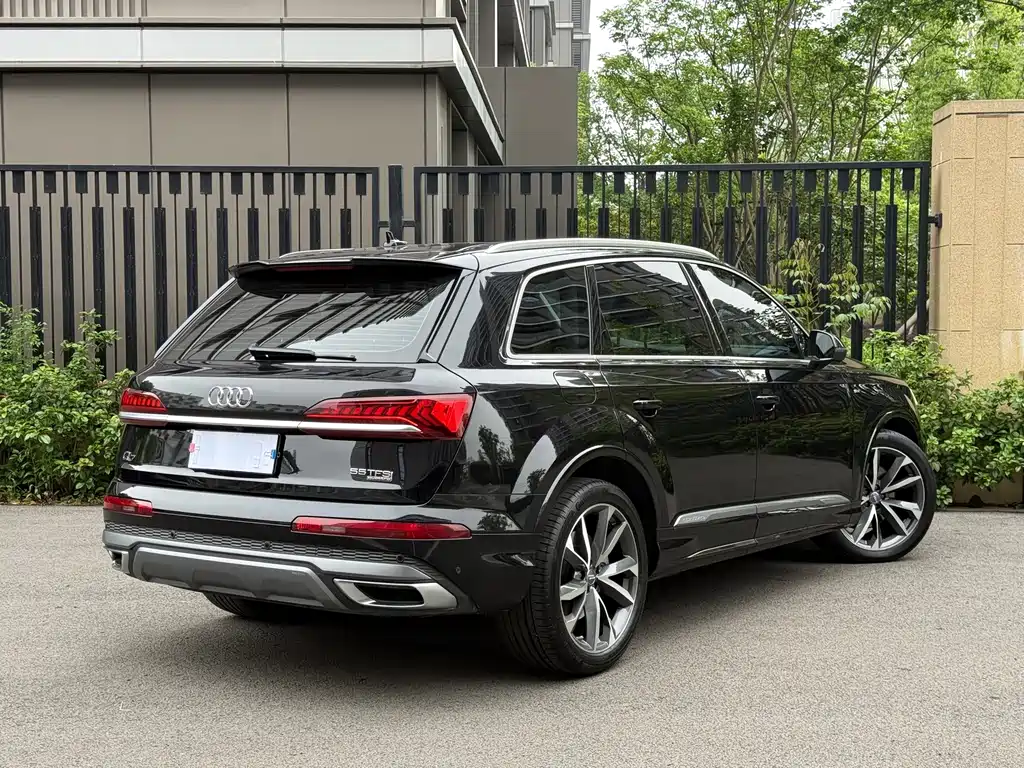 Audi Q7 2020 55 TFSI quattro S line sports купить на сайте DeffCars