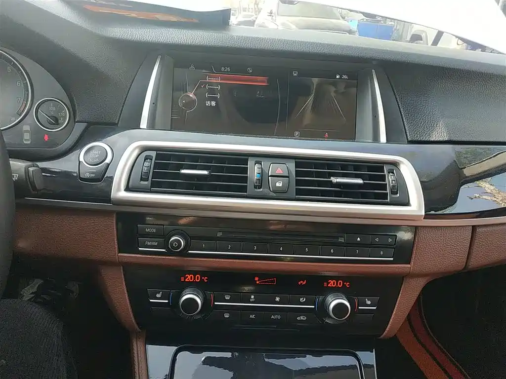 BMW 5 Series 2017 520Li Elegant купить на сайте DeffCars