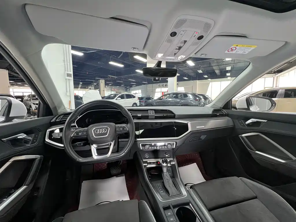 Audi Q3 2022 35 TFSI Fashionable and Dynamic купить на сайте DeffCars