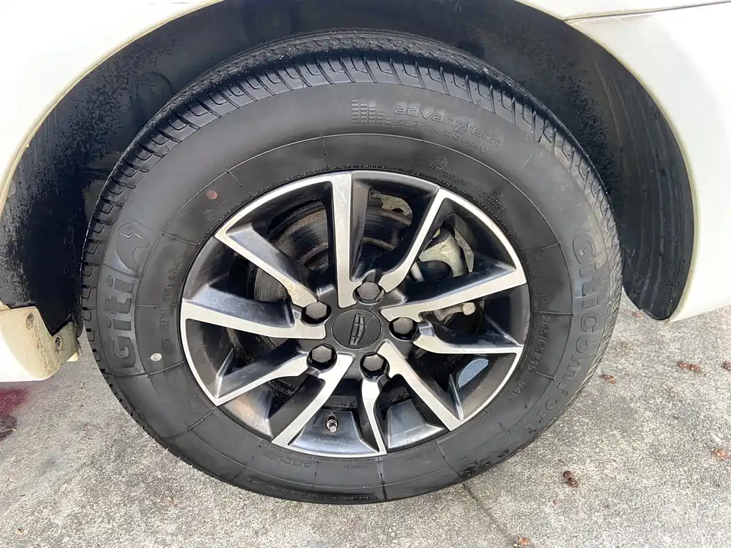 Emgrand 2019 Leading Edition 1.5L Manual Luxury Type National V купить на сайте DeffCars