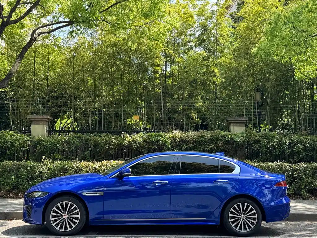 Jaguar XEL 2020 2.0T 200PS R-DYNAMIC Youth Sports Edition купить на сайте DeffCars