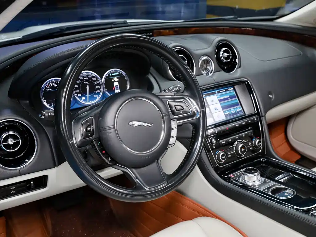 Jaguar XJ 2014 XJL 3.0 SC four-wheel drive exclusive business version купить на сайте DeffCars