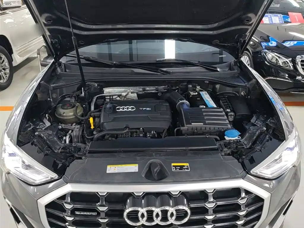 Audi Q3 2020 45 TFSI quattro fashionable and dynamic купить на сайте DeffCars