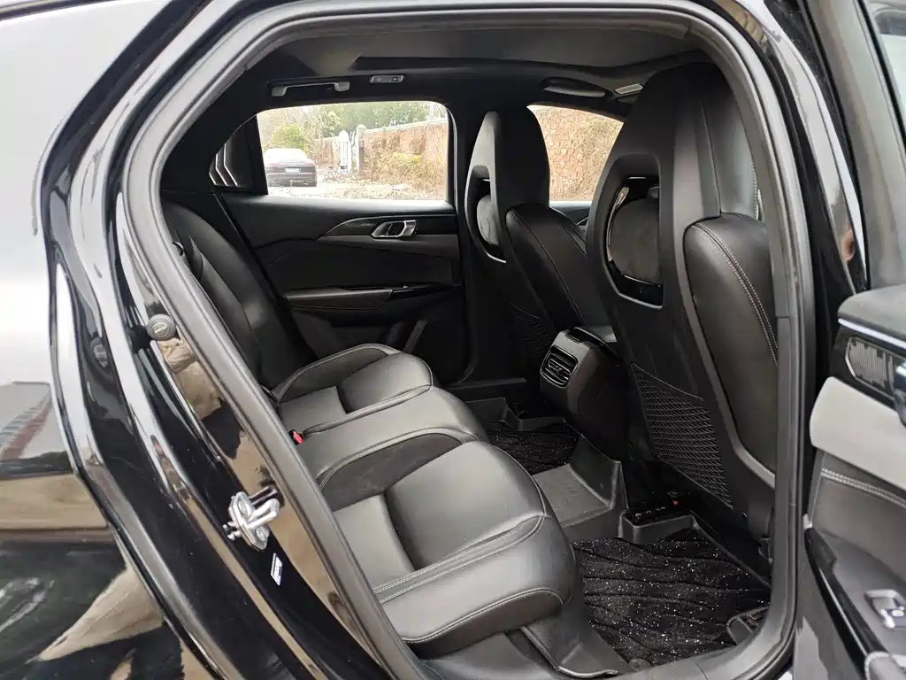 Lynk & Co 03 2020 1.5TD DCT Powerful Edition купить на сайте DeffCars