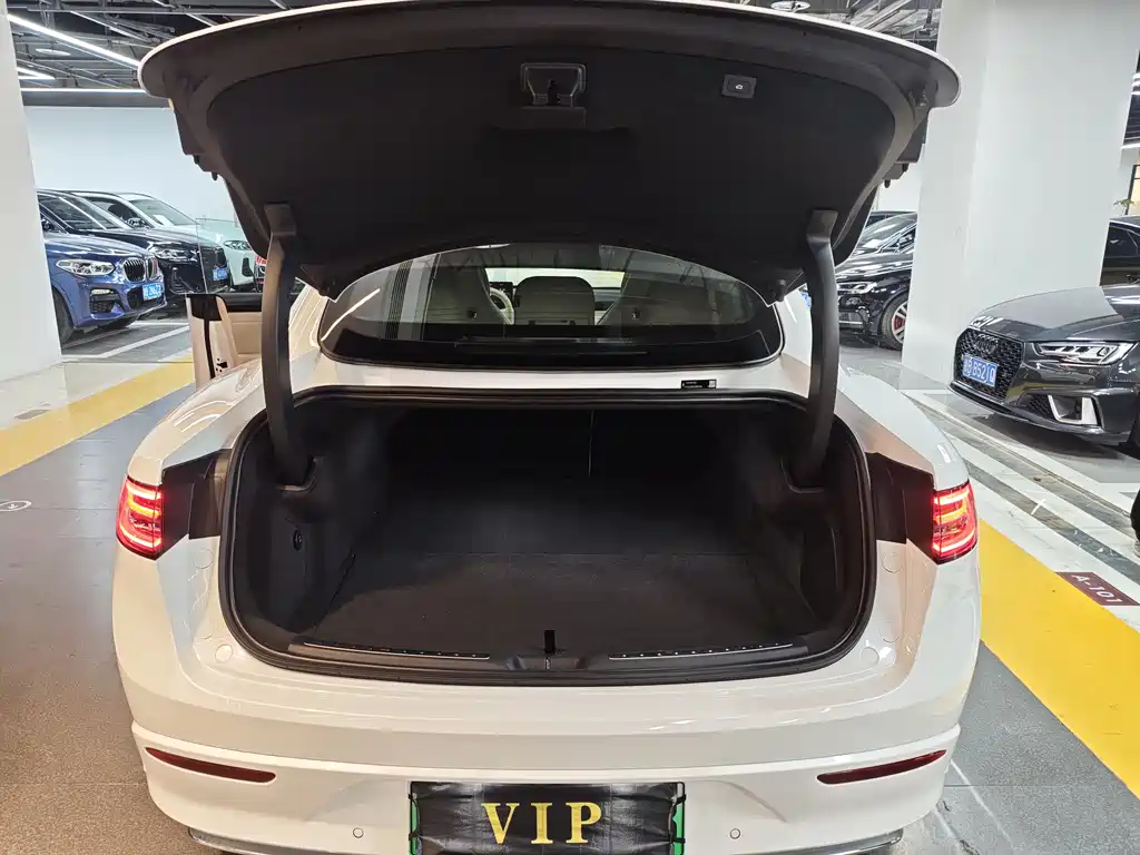 Zhijie S7 2025 model 705km Max купить на сайте DeffCars