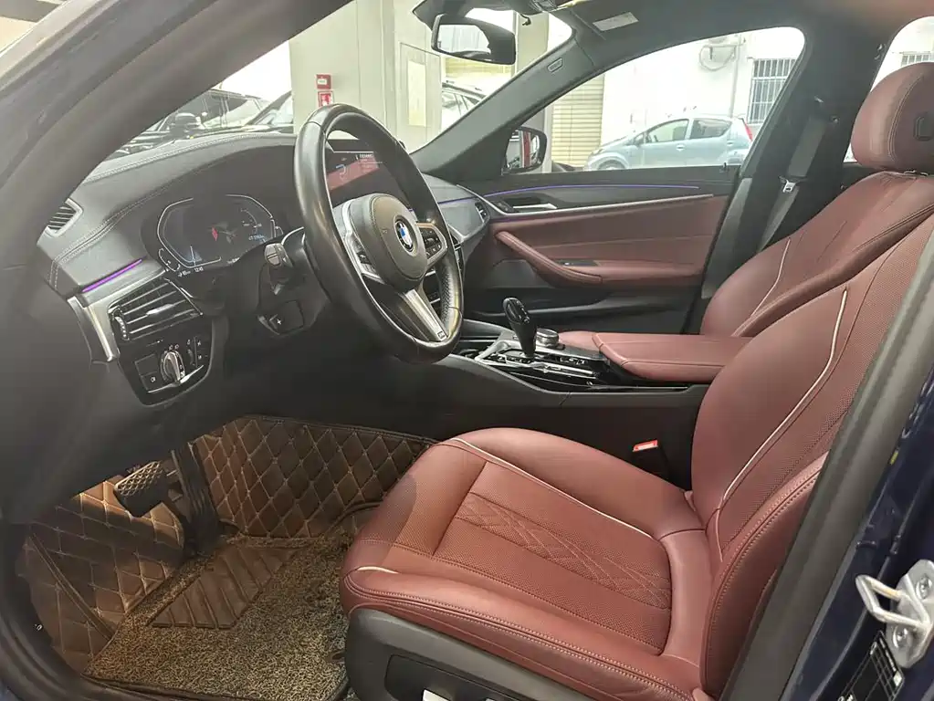 BMW 5 Series New Energy 2021 535Le M Sports Package купить на сайте DeffCars