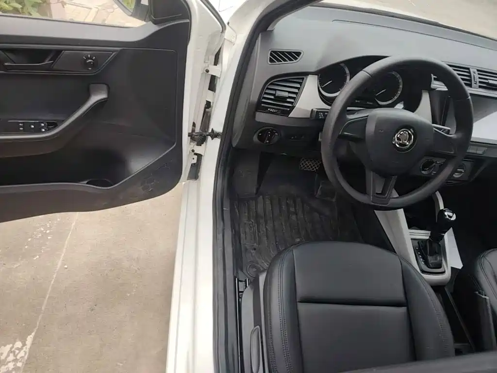 Fabia 2017 1.4L automatic car version купить на сайте DeffCars