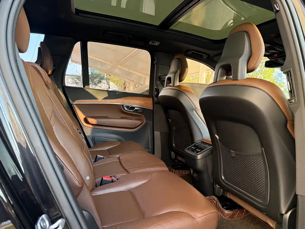 Volvo XC90 2021 B5 Smart Deluxe Edition 5-seater купить на сайте DeffCars