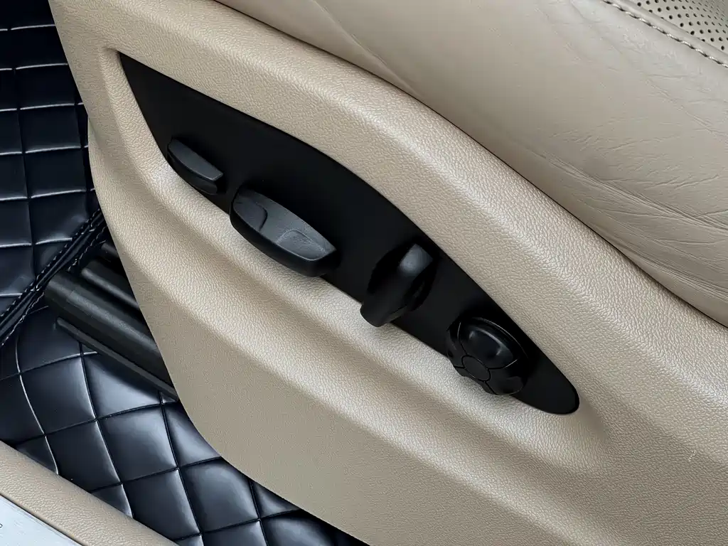 Cayenne New Energy 2023 Cayenne E-Hybrid 2.0T купить на сайте DeffCars