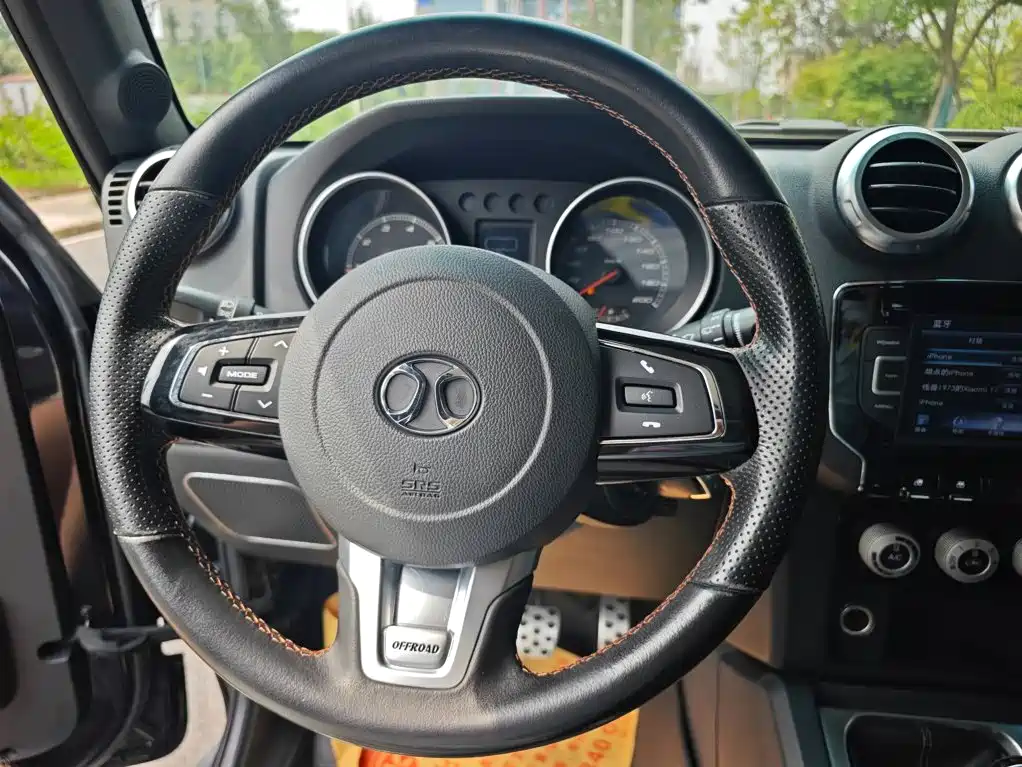 Beijing BJ40 2016 40L 2.0T manual four-wheel drive premium version купить на сайте DeffCars
