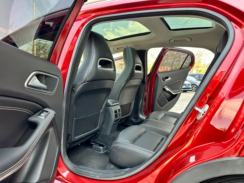 Mercedes-Benz GLA 2018 GLA 200 Fashion Model купить на сайте DeffCars