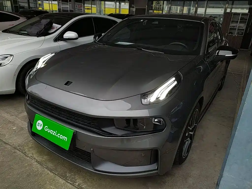 Lynk & Co 03 2022 1.5TD DCT Pro купить на сайте DeffCars