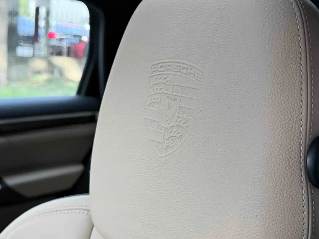Cayenne 2014 Platinum Edition 3.0T купить на сайте DeffCars