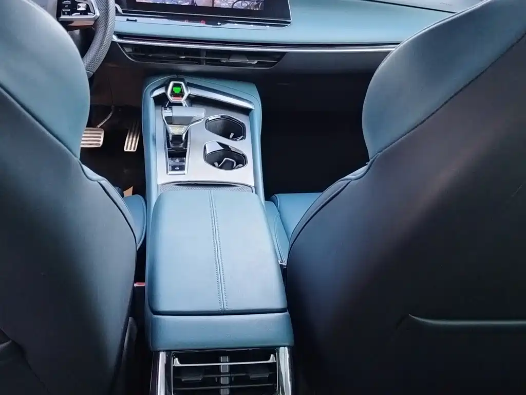 MG7 2023 2.0T Automatic Beauty Hunting Exclusive Edition купить на сайте DeffCars