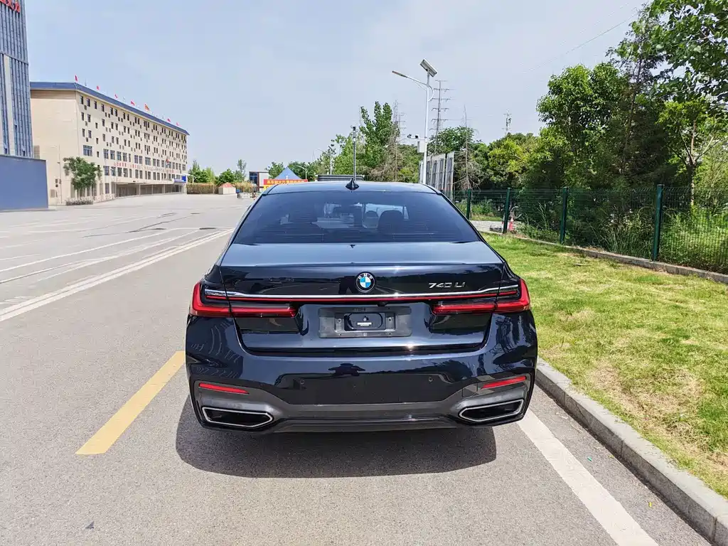 BMW 7 Series 2021 730Li M Sports Package купить на сайте DeffCars