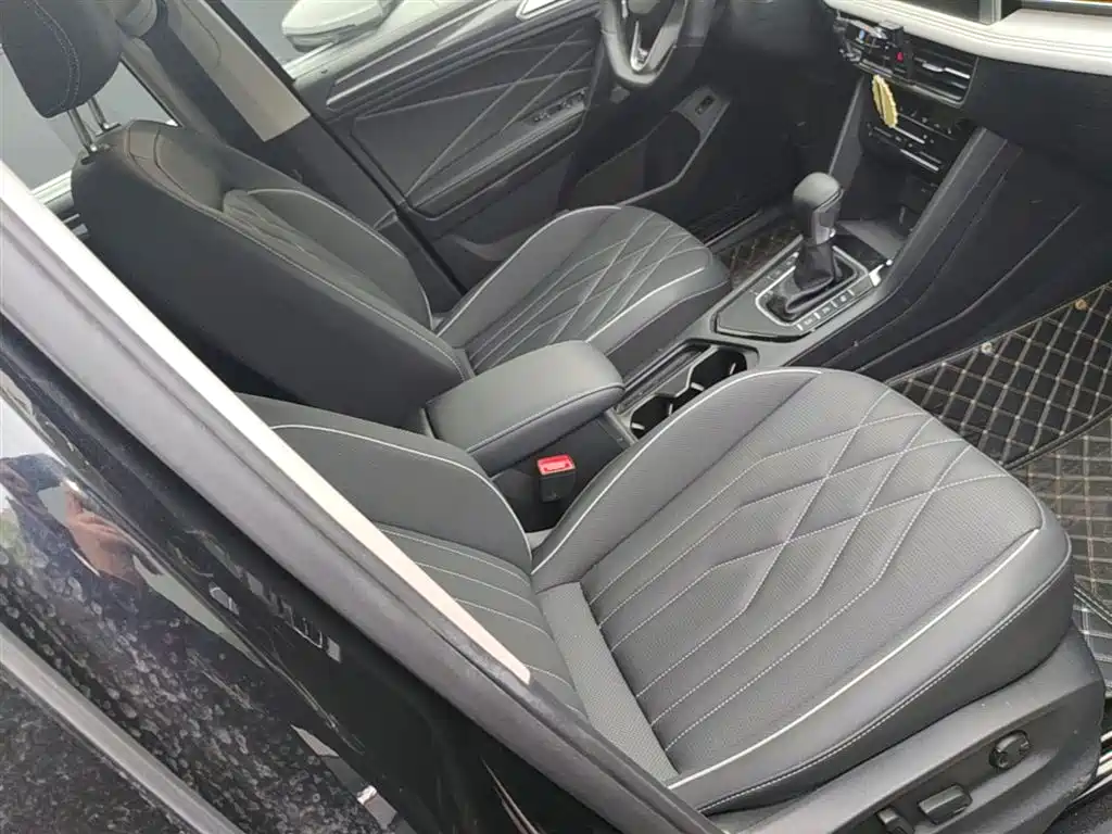 Tiguan L 2023 330TSI automatic two-wheel drive R-Line version купить на сайте DeffCars