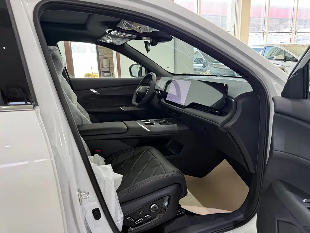 Changan CS75PLUS 2025 third generation championship version 1.5T strong collar type купить на сайте DeffCars