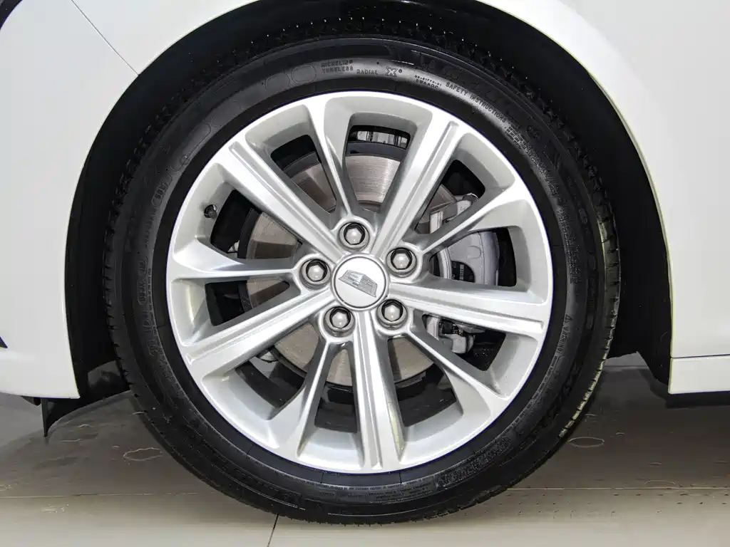 Cadillac CT5 2024 28T Luxury Pro купить на сайте DeffCars