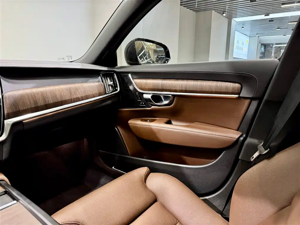 Volvo S90 2024 B5 Zhiyuan Luxury Edition купить на сайте DeffCars
