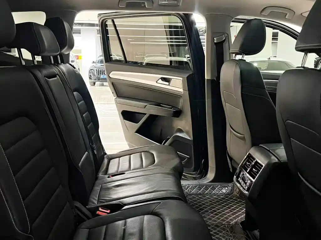 Touron 2020 380TSI four-wheel drive luxury version National VI купить на сайте DeffCars