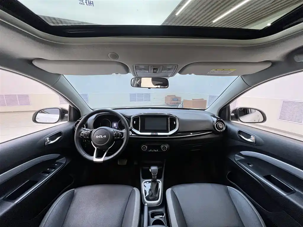Yipao 2021 1.4L CVT fun sunroof model купить на сайте DeffCars