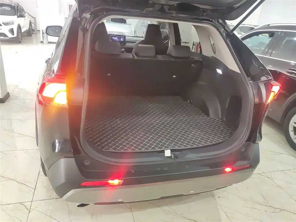 RAV4 Rongfang 2023 2.0L CVT two-wheel drive fashion Plus version купить на сайте DeffCars