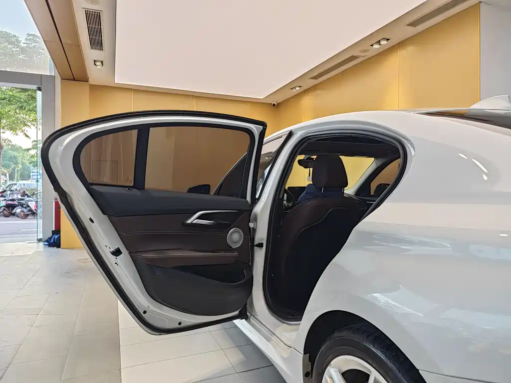 BMW 1 Series 2021 facelift 120i M Sports Night Edition купить на сайте DeffCars