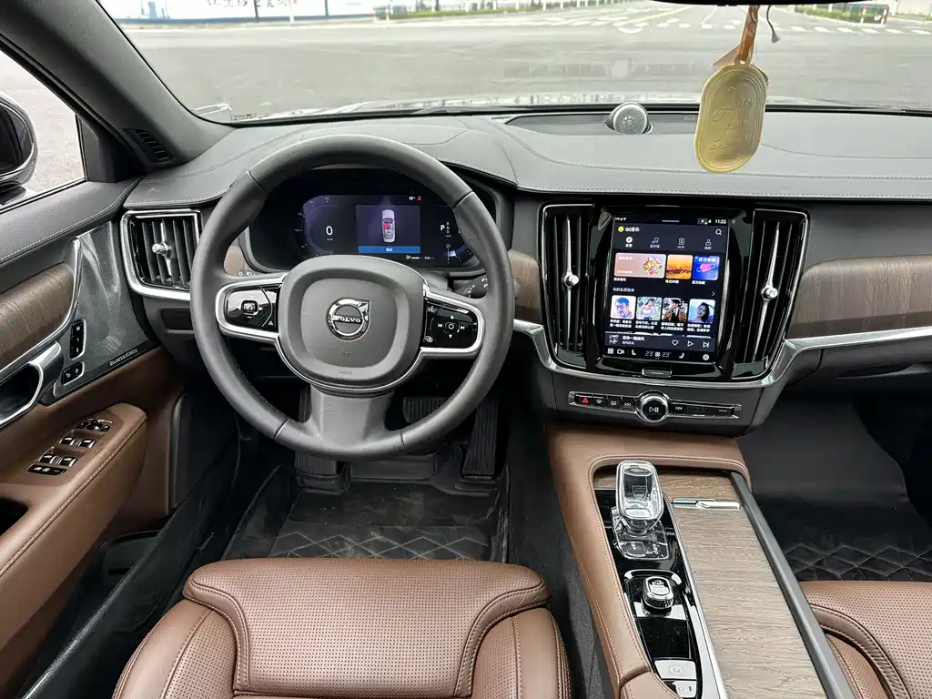 Volvo S90 2025 B5 Zhiya Luxury Edition купить на сайте DeffCars