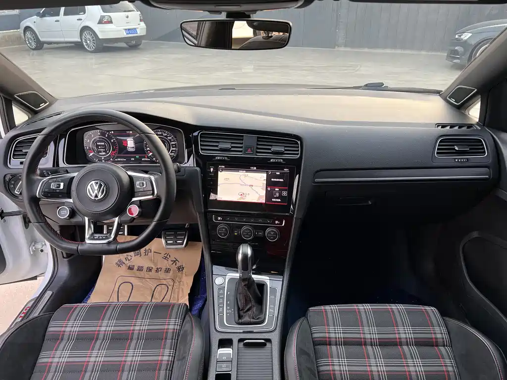 Golf GTI 2019 2.0TSI GTI National V купить на сайте DeffCars